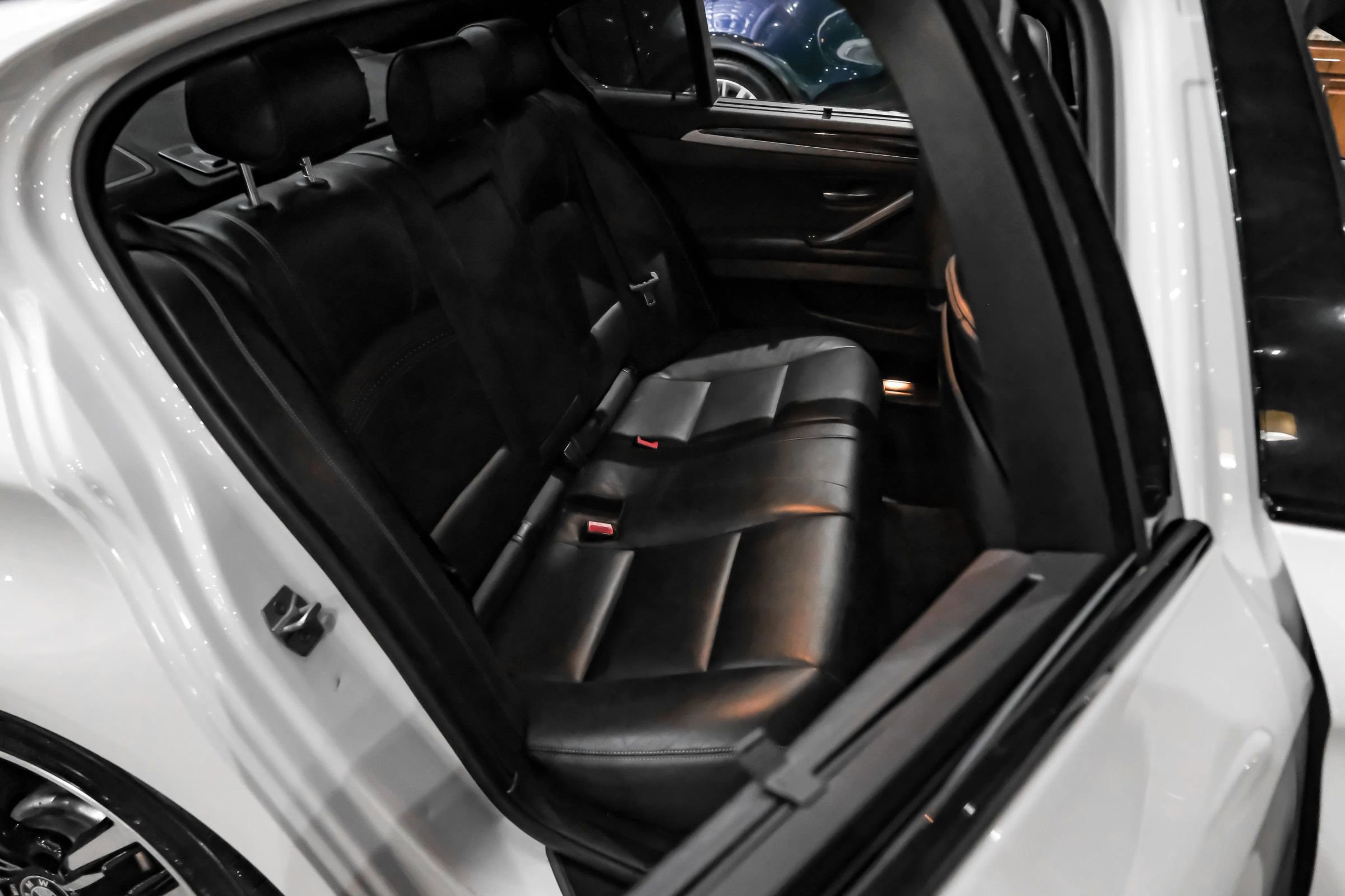 Used 2016 BMW 550i xDrive Sedan AWD/4WD image 33