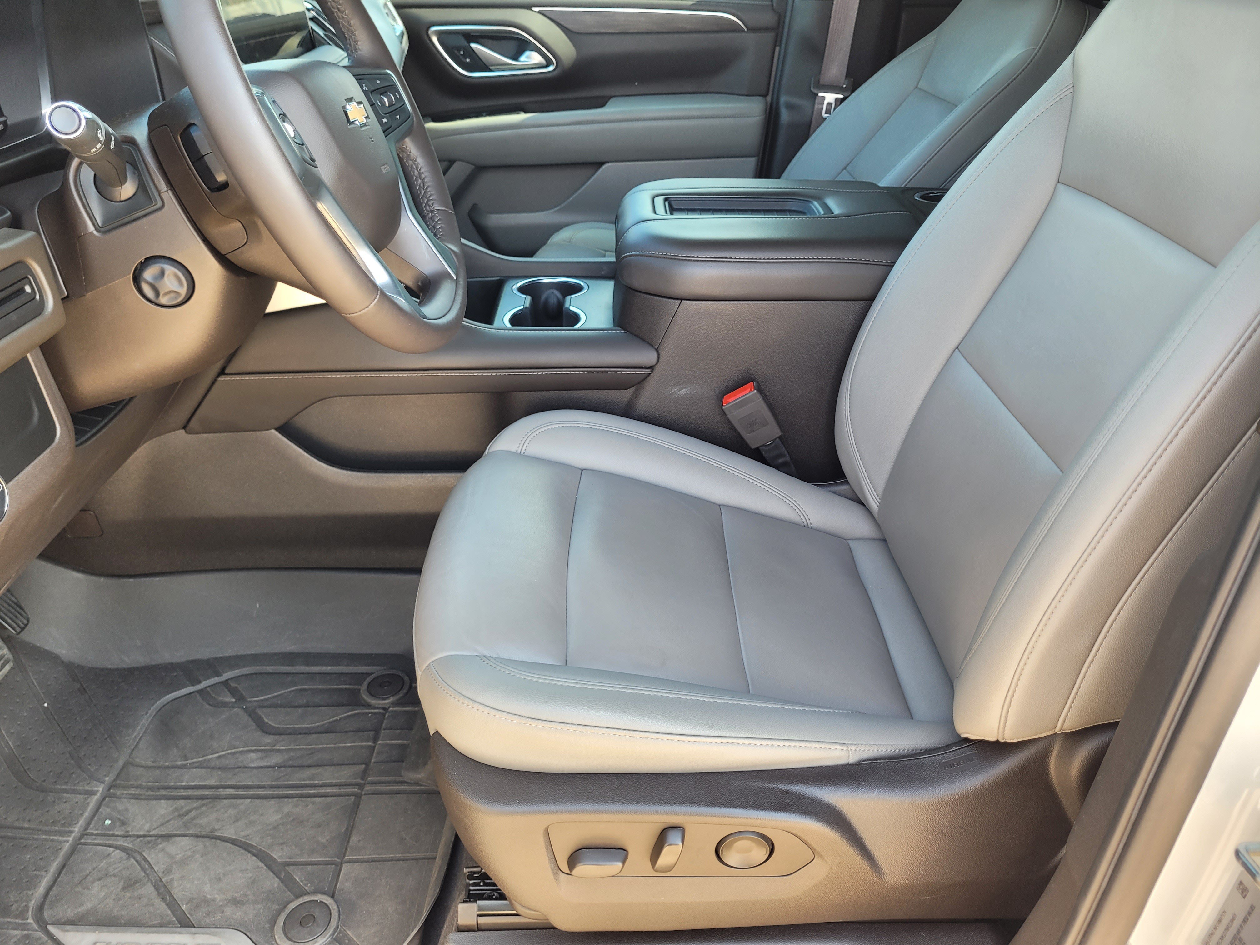 Used 2022 Chevrolet Tahoe LT w/ Luxury Package RWD image 22