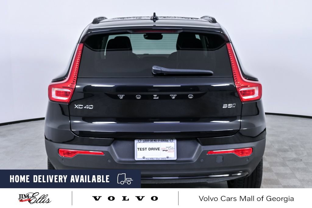 Certified 2023 Volvo XC40 B5 Plus w/ Protection Package Premier image 29