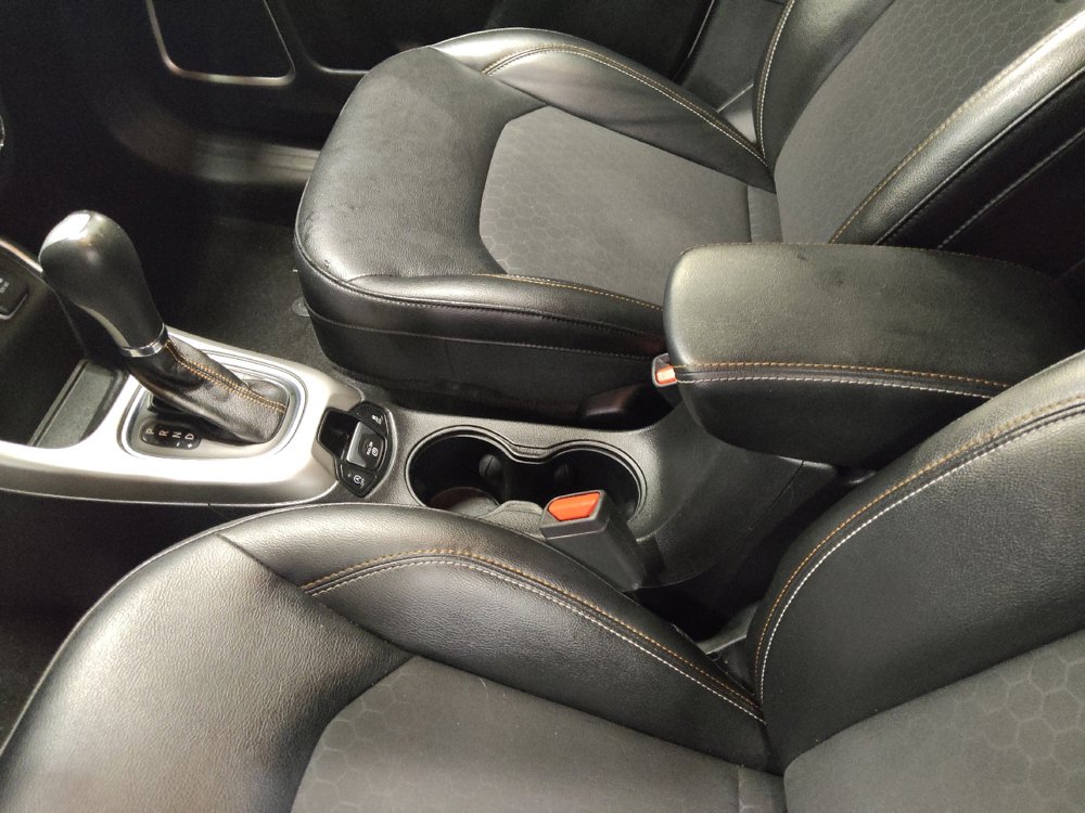Used 2017 Jeep Compass Latitude FWD image 26