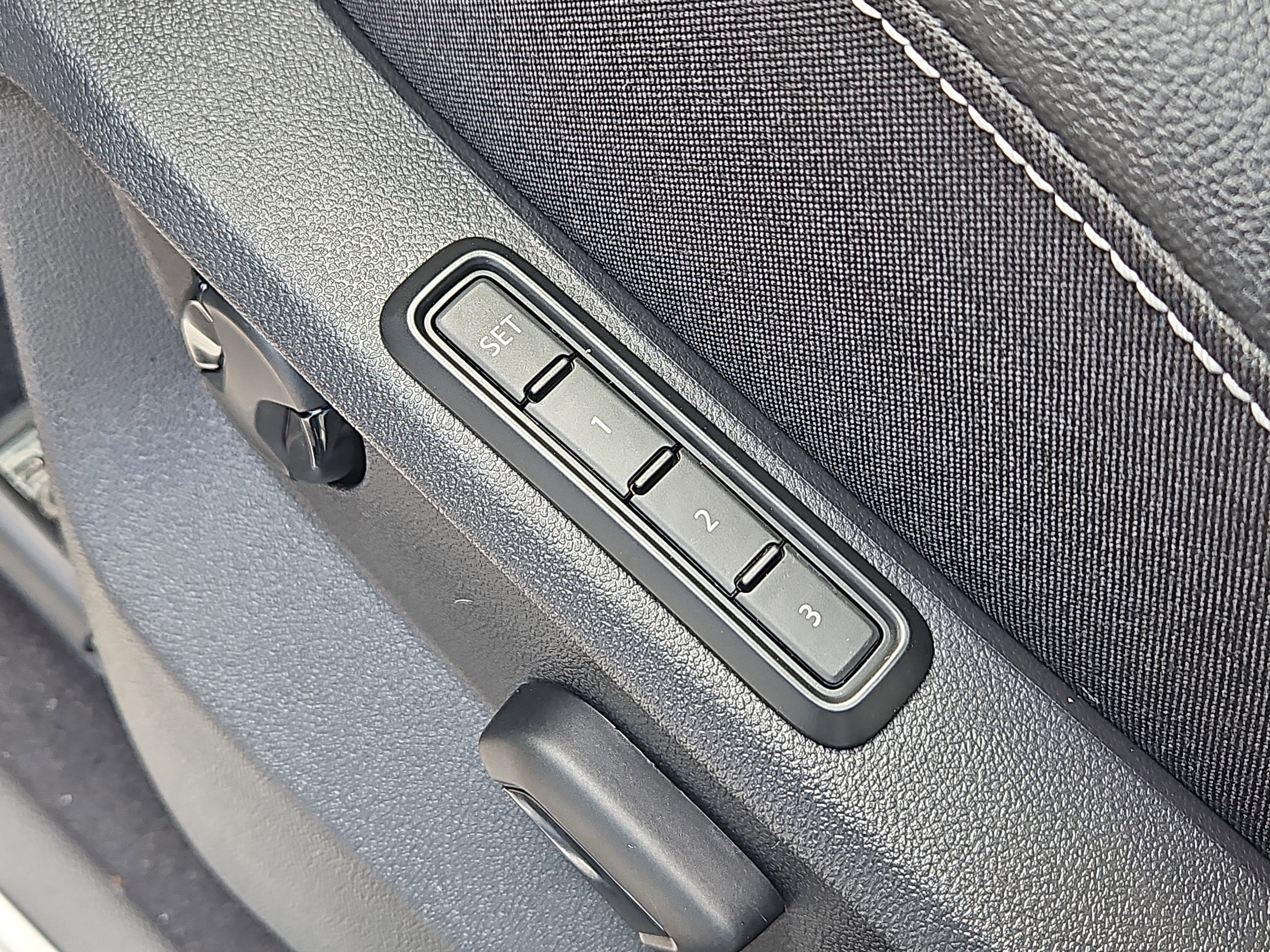 New 2026 Volkswagen Atlas Cross Sport SEL R-Line image 13