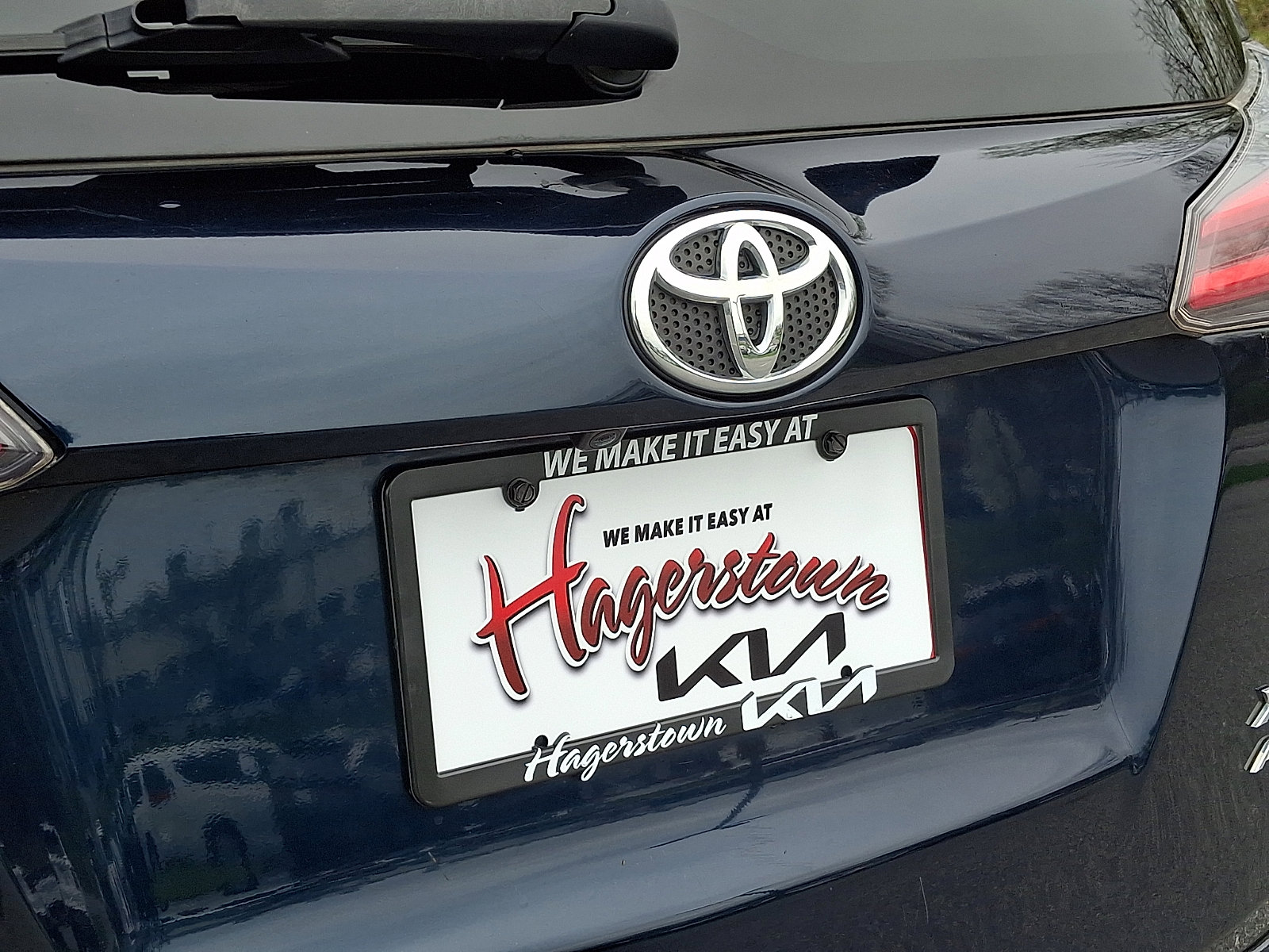 Used 2017 Toyota RAV4 XLE image 32