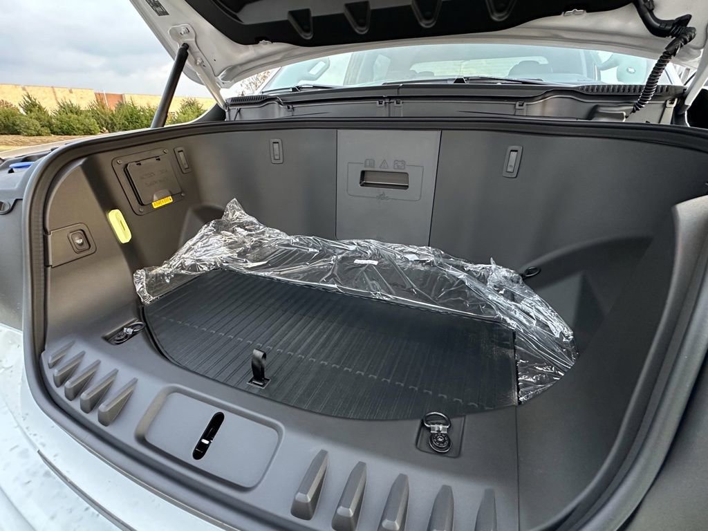 New 2025 Ford F150 Lightning Flash image 32