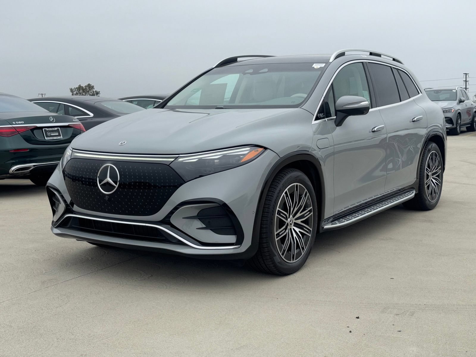 New 2026 Mercedes-Benz EQS 400 4MATIC SUV image 6