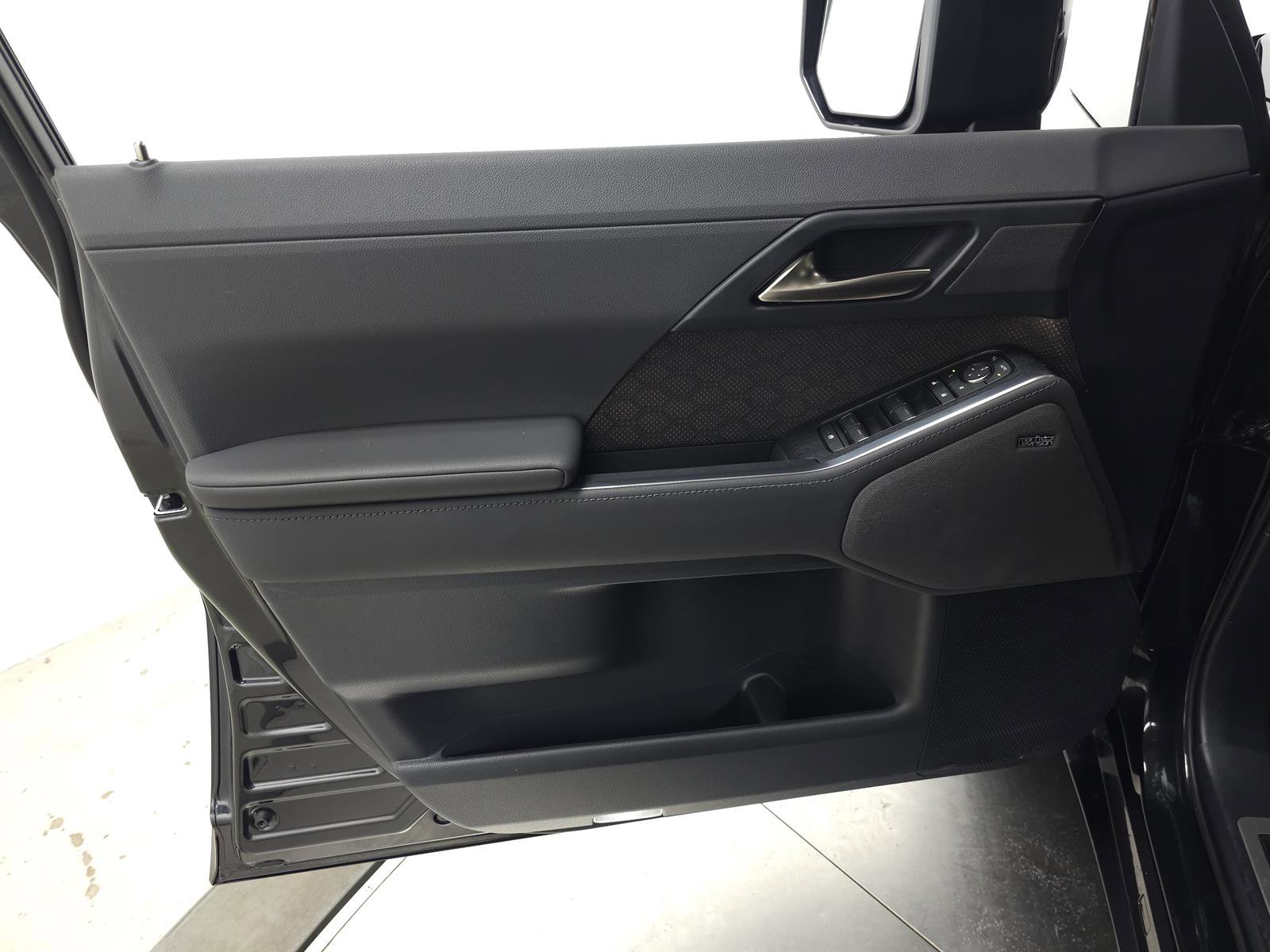 Certified 2024 Lexus GX 550 w/ Accessory Package (2T) AWD/4WD image 15