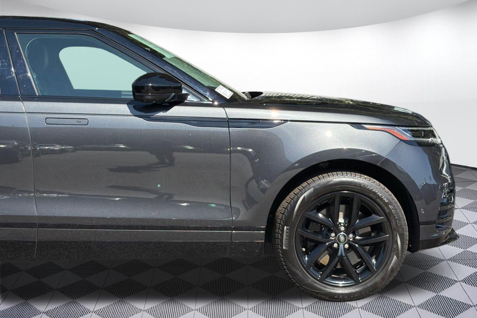 Used 2026 Land Rover Range Rover Velar Dynamic SE AWD/4WD image 35