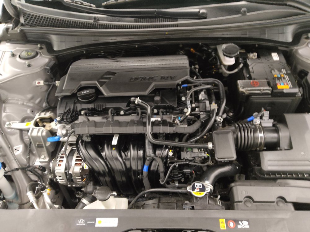 Used 2025 Hyundai Elantra Sport w/ Cargo Package FWD image 30