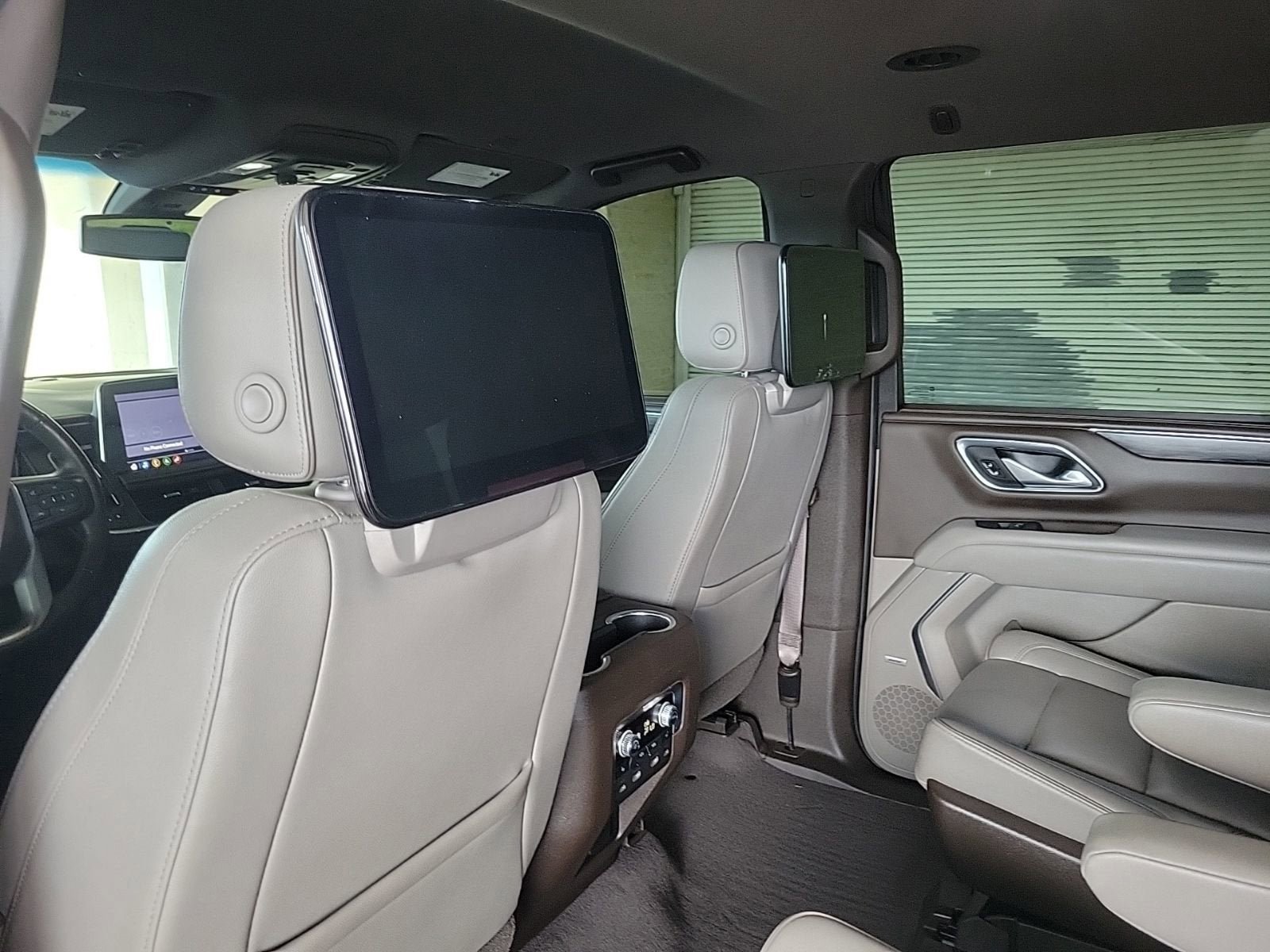 Used 2021 GMC Yukon SLT w/ Rear Media and Nav Package RWD image 16