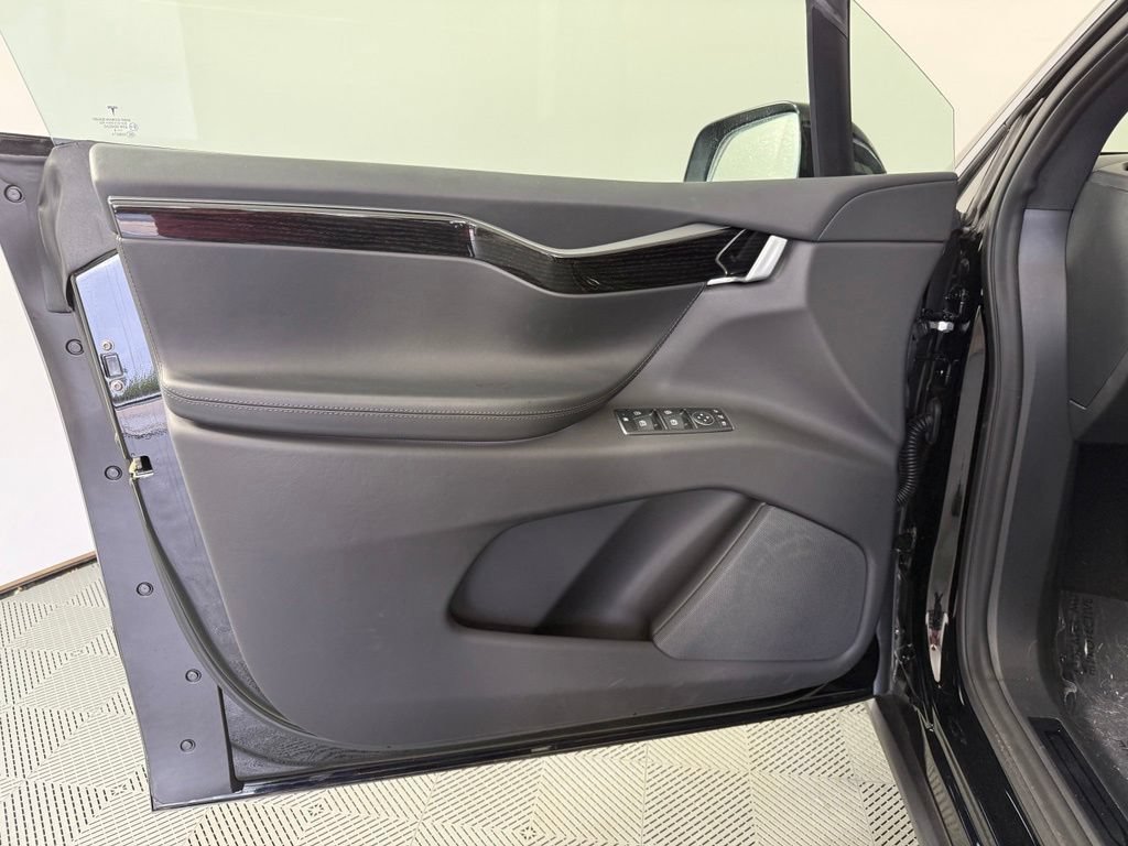 Used 2018 Tesla Model X 75D AWD/4WD image 17