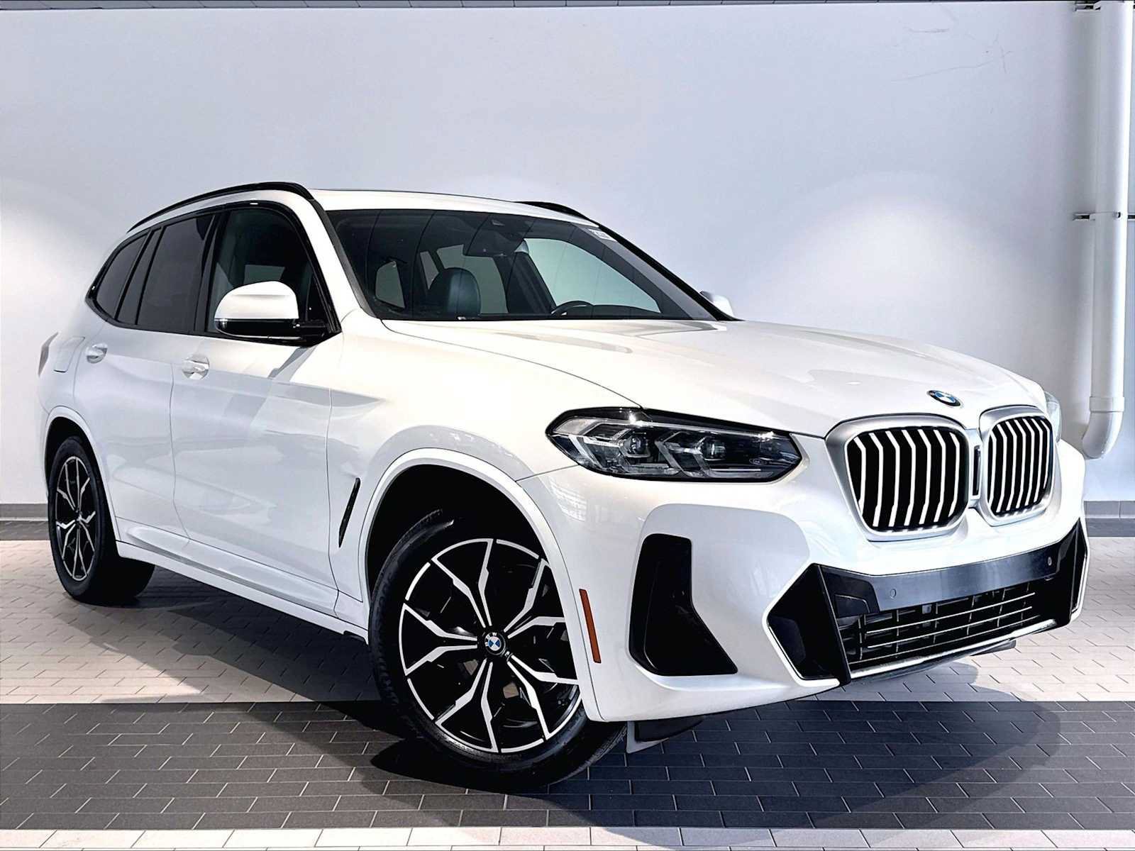 Used 2023 BMW X3 xDrive30i w/ M Sport Package AWD/4WD image 12