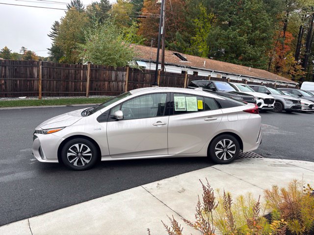 Used 2018 Toyota Prius Prime Premium w/ Carpet Mat Package FWD image 4