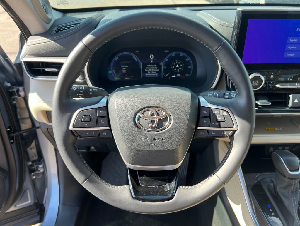 Used 2024 Toyota Highlander Platinum AWD/4WD image 11