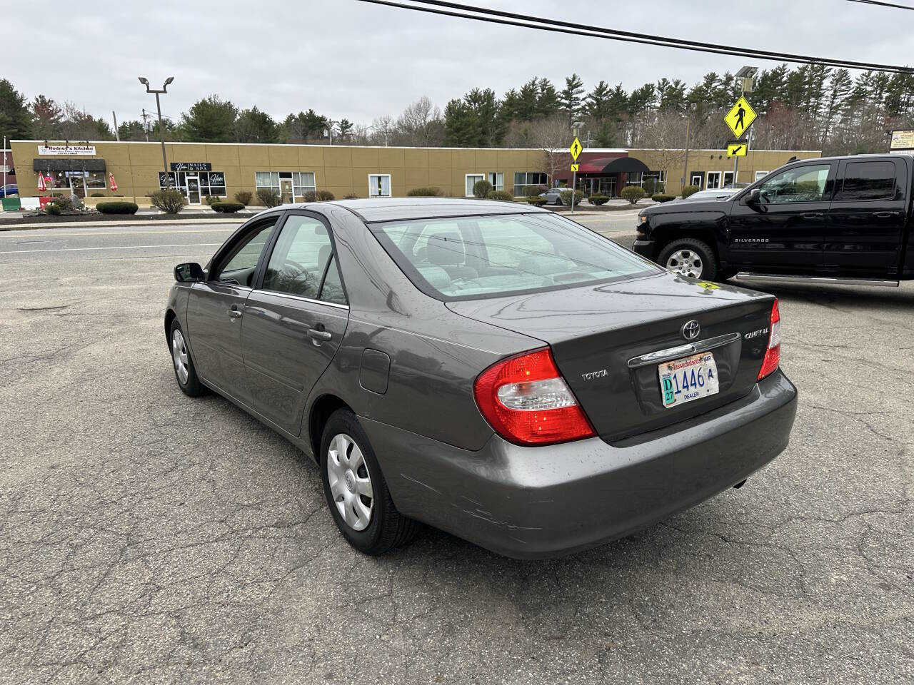 Used 2004 Toyota Camry LE FWD image 5