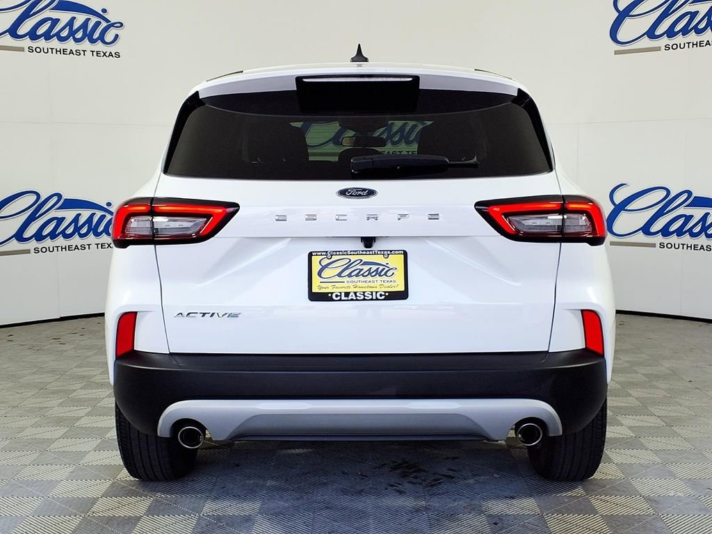 Used 2023 Ford Escape Active w/ Cold Weather Package image 4