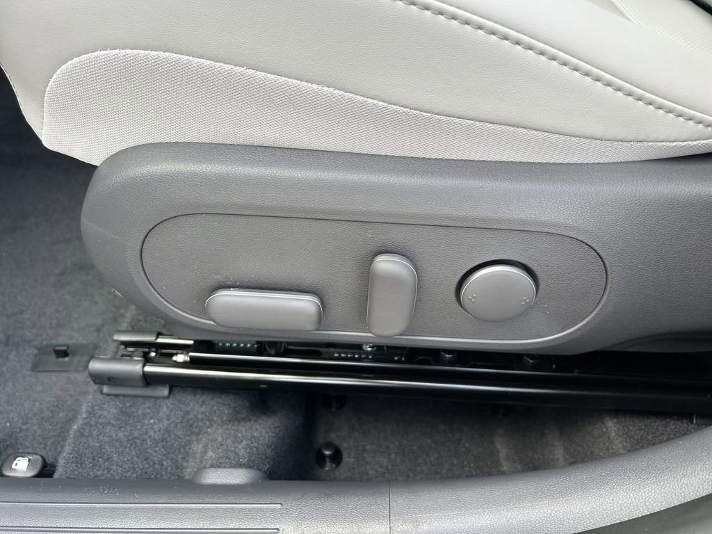 New 2026 Hyundai Kona SEL Premium image 23