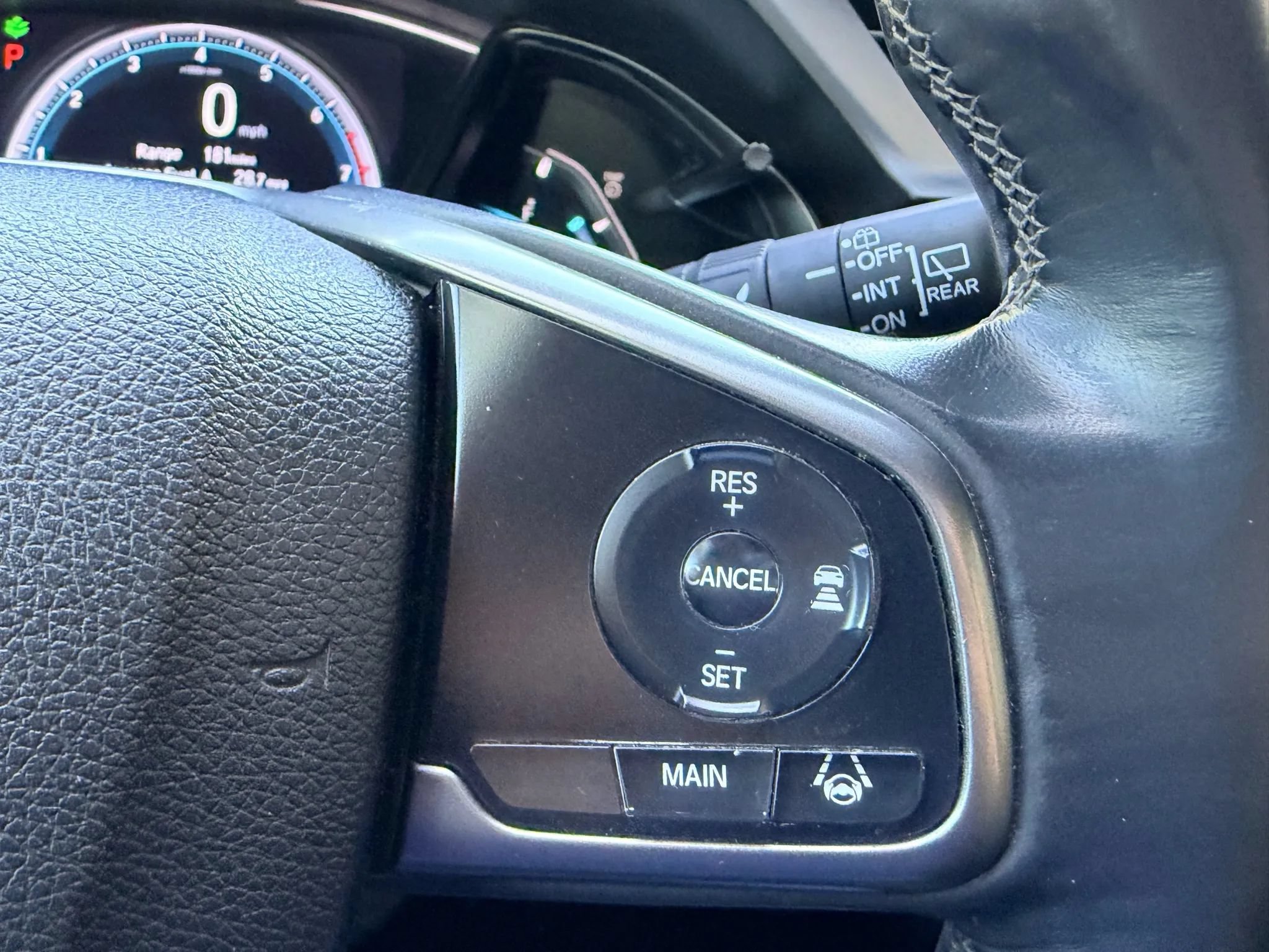 Used 2018 Honda Civic EX-L image 9