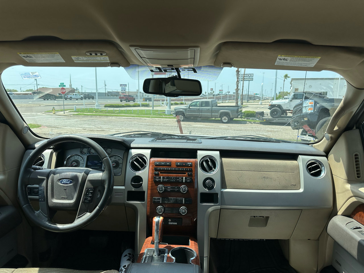 Used 2010 Ford F150 Lariat RWD image 2