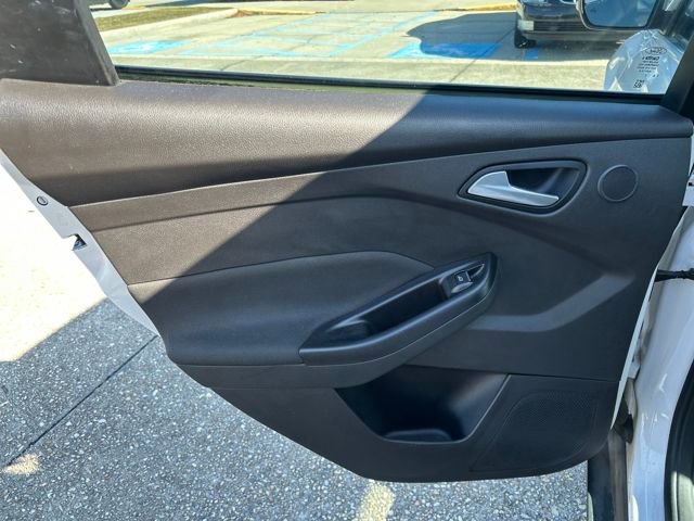 Used 2014 Ford Focus Titanium image 11