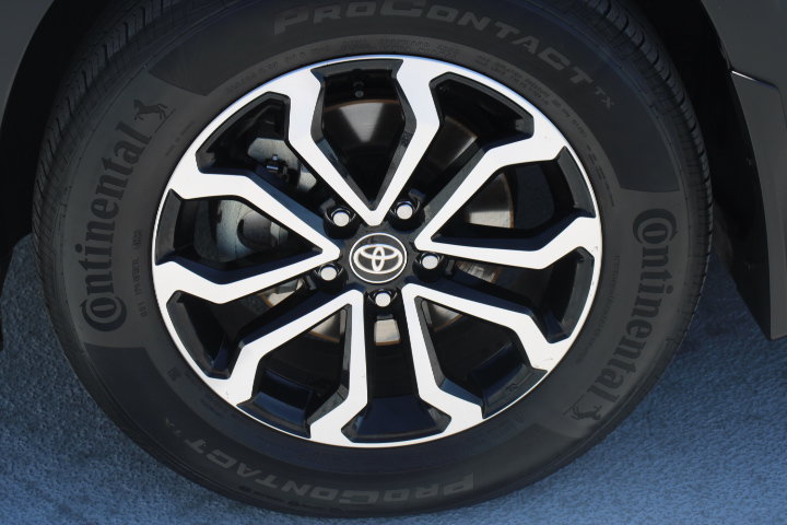 Used 2024 Toyota Corolla Cross AWD Hybrid image 9