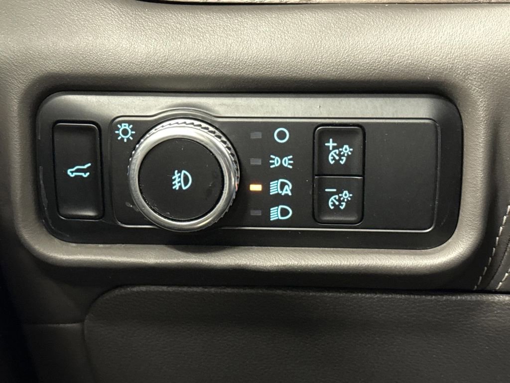 Used 2023 Ford Explorer Platinum w/ Class IV Trailer Tow Package image 25