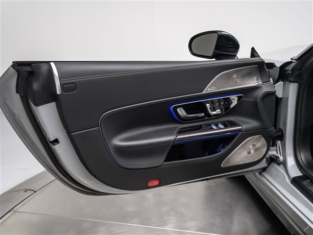Used 2023 Mercedes-Benz SL 63 AMG 4MATIC image 34