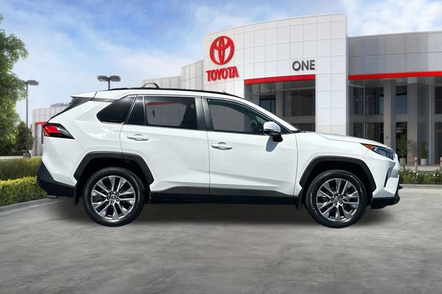 Certified 2019 Toyota RAV4 XLE Premium w/ Carpet Mat Package FWD image 3