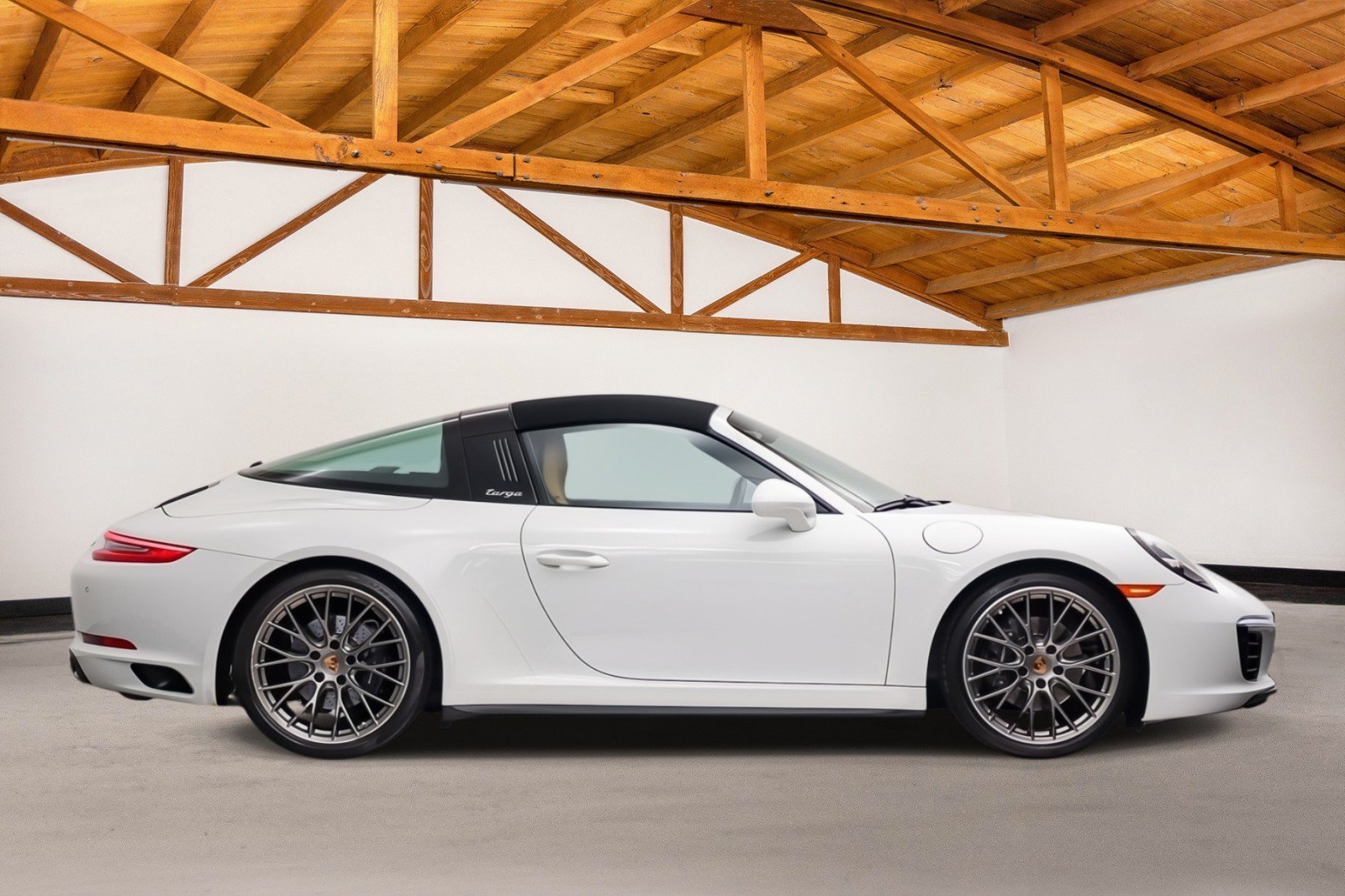 Used 2019 Porsche 911 Targa 4 AWD/4WD image 6