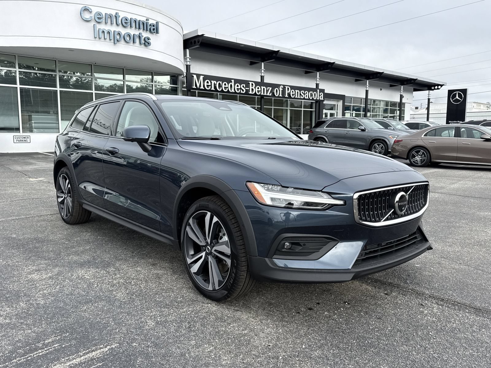 New 2026 Volvo V60 B5 Cross Country Plus w/ Protection Package Premier AWD/4WD image 7
