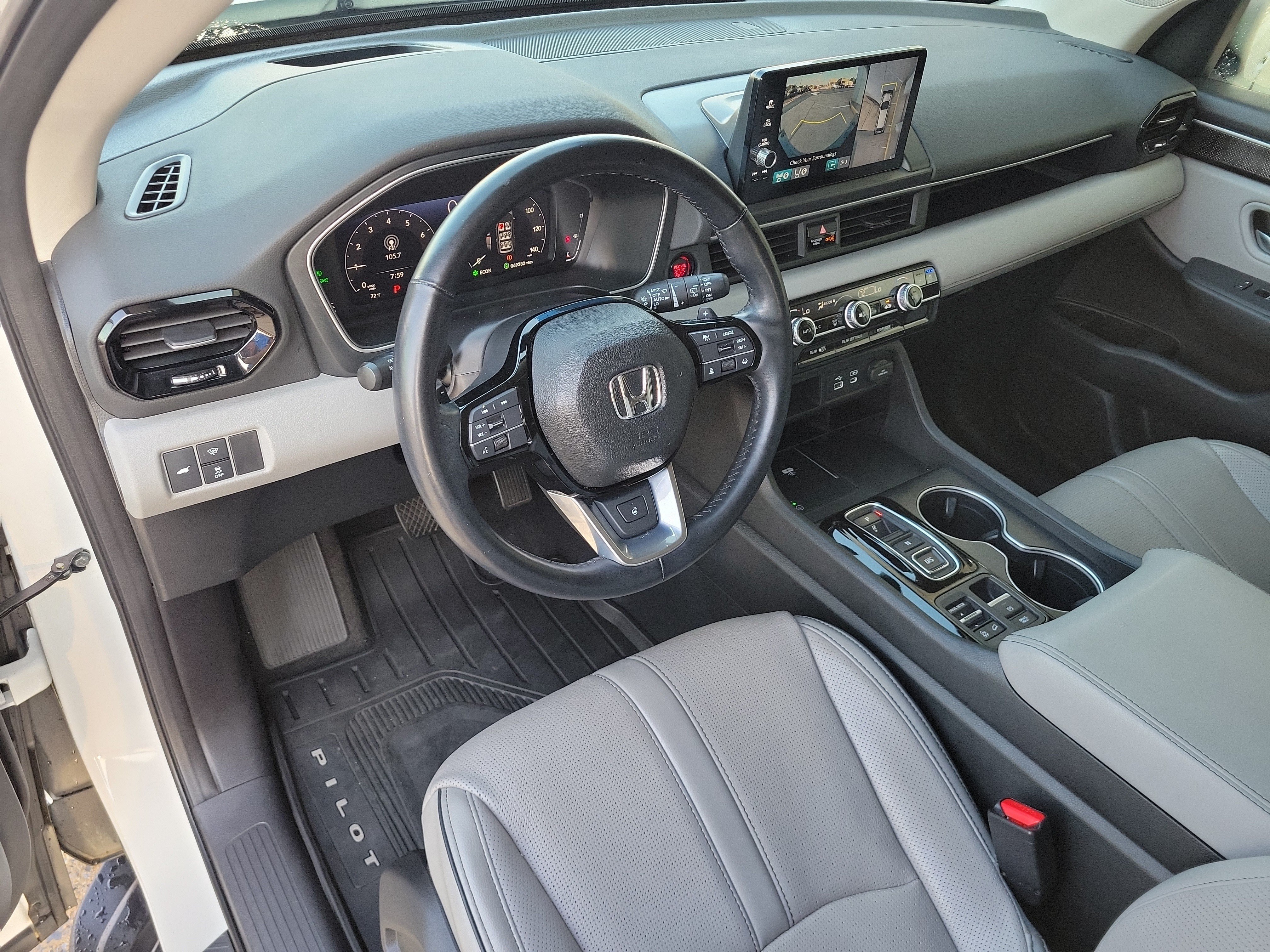 Used 2023 Honda Pilot Elite image 8