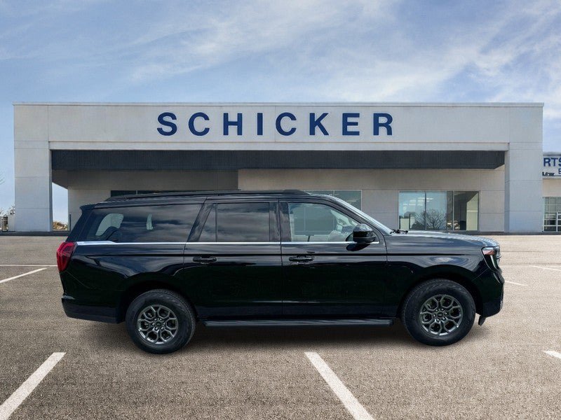 Used 2025 Ford Expedition Max Active AWD/4WD image 2