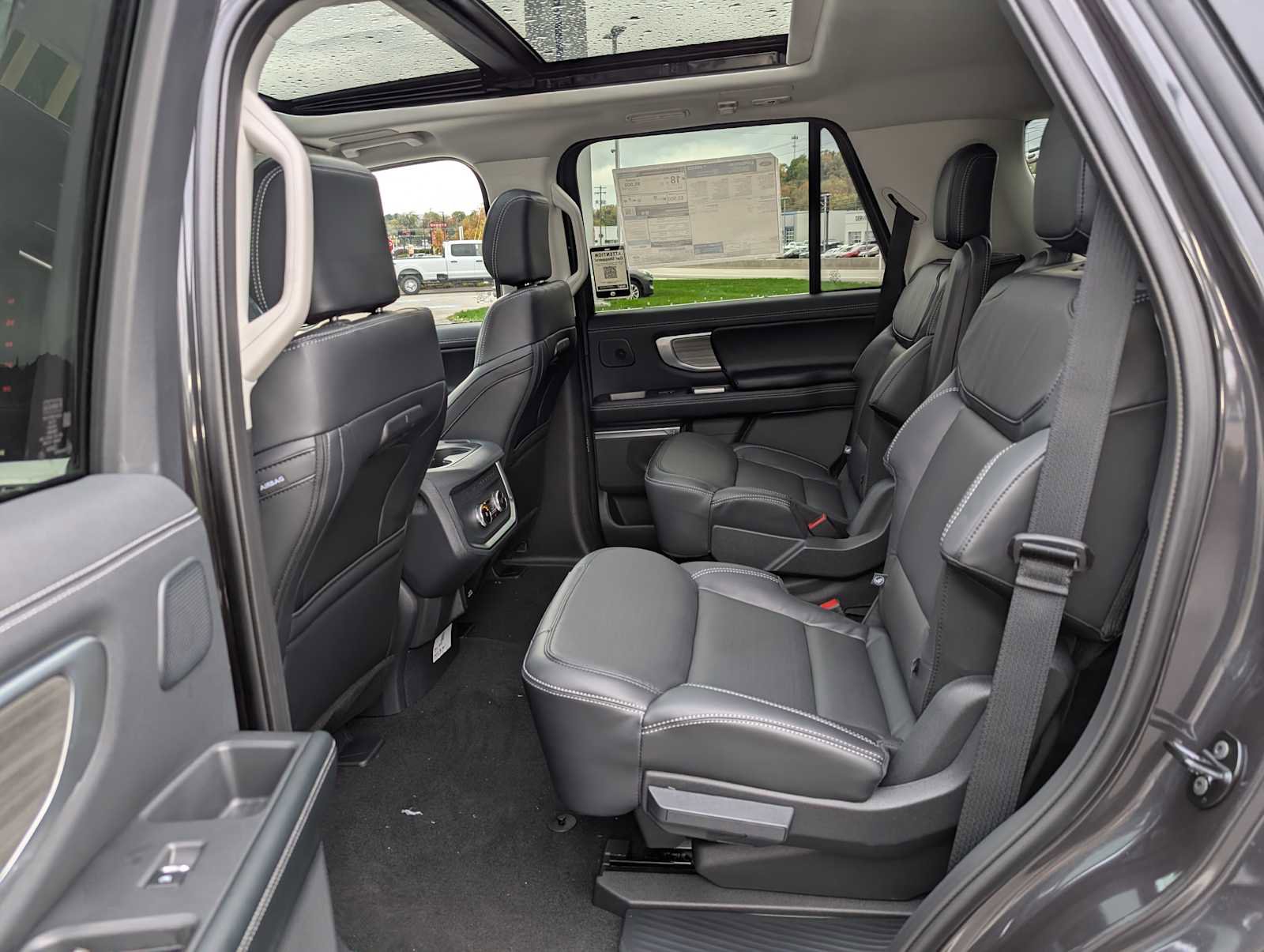 New 2025 Ford Expedition Platinum w/ Driver's Package image 18