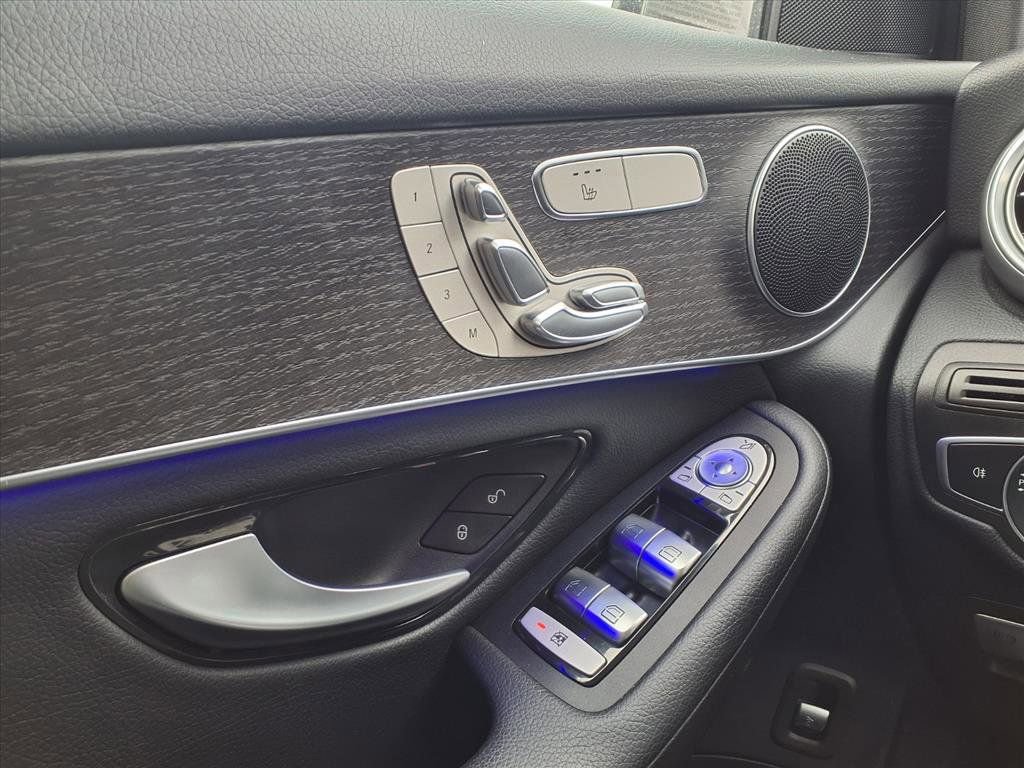 Used 2021 Mercedes-Benz GLC 300 4MATIC image 14