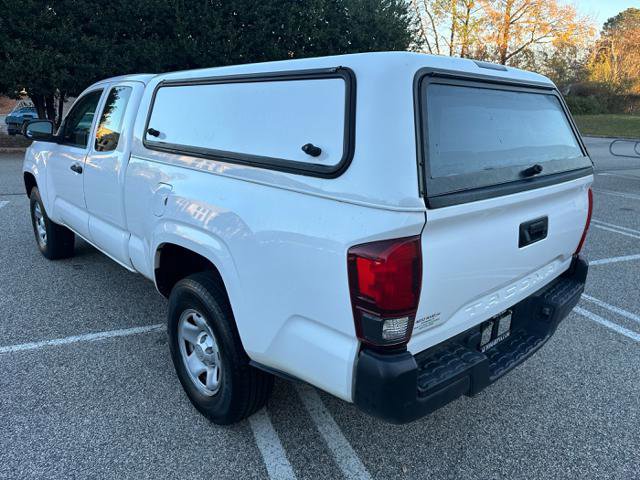 Used 2018 Toyota Tacoma SR image 4