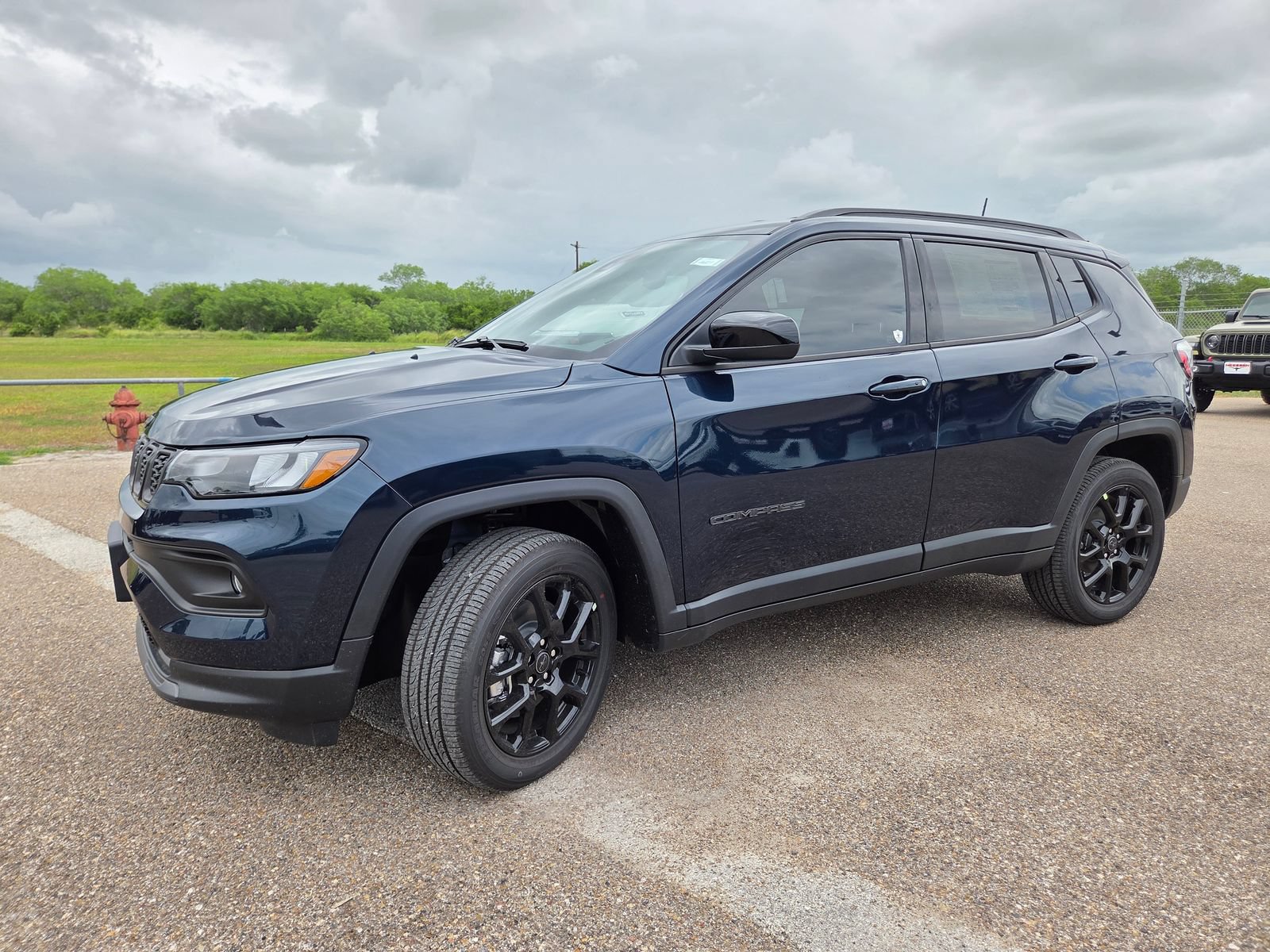 New 2026 Jeep Compass Latitude AWD/4WD image 3