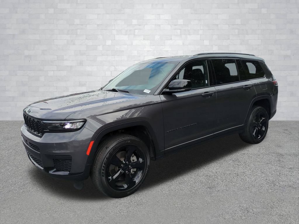Used 2025 Jeep Grand Cherokee L Altitude AWD/4WD image 9