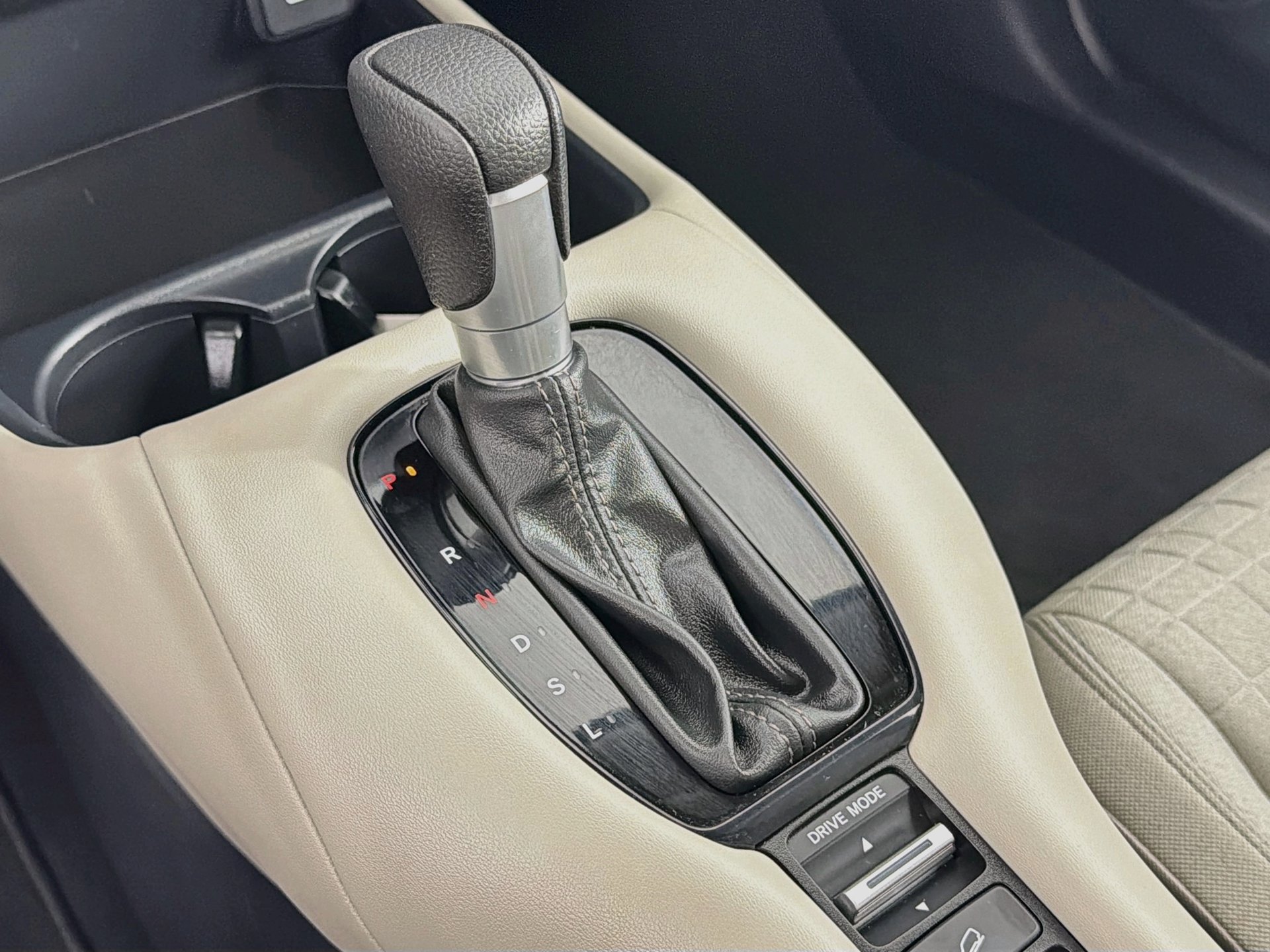Certified 2024 Honda HR-V LX image 26