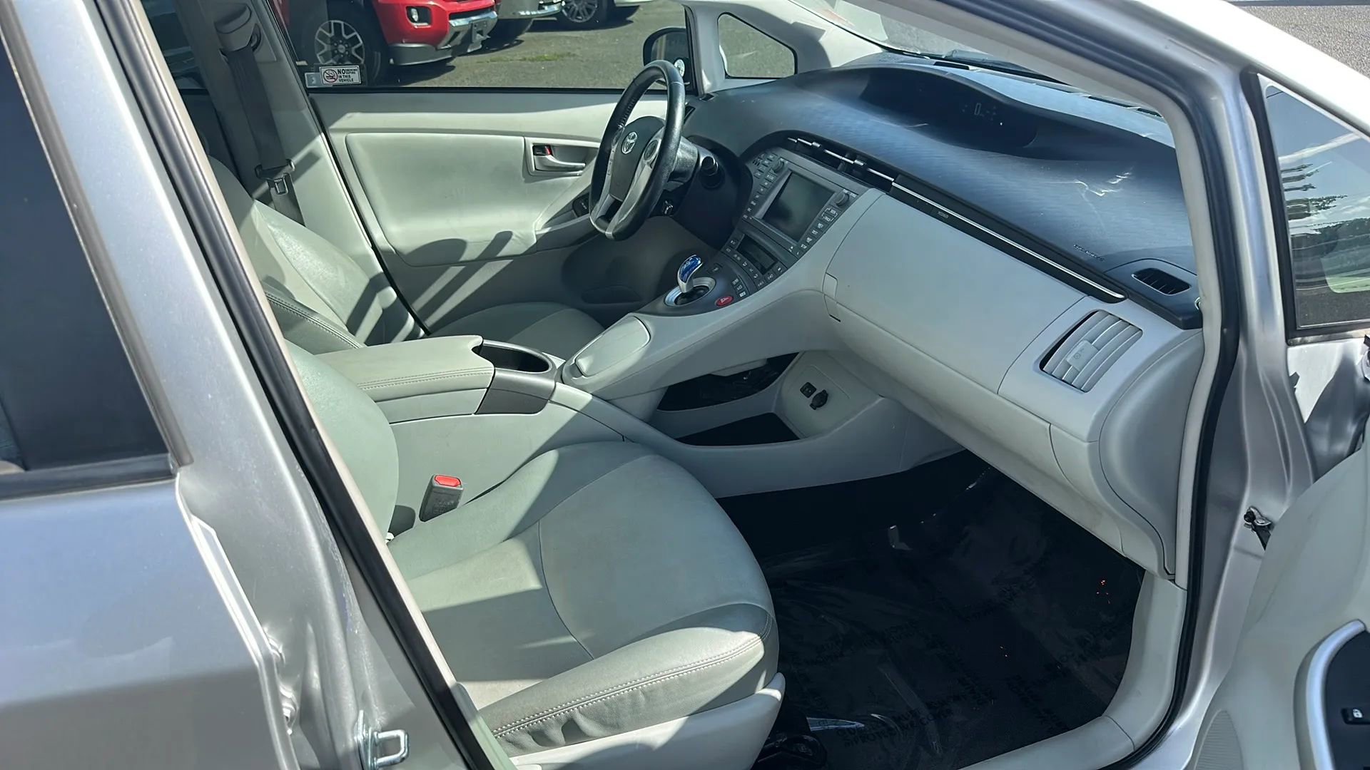 Used 2014 Toyota Prius Four image 13