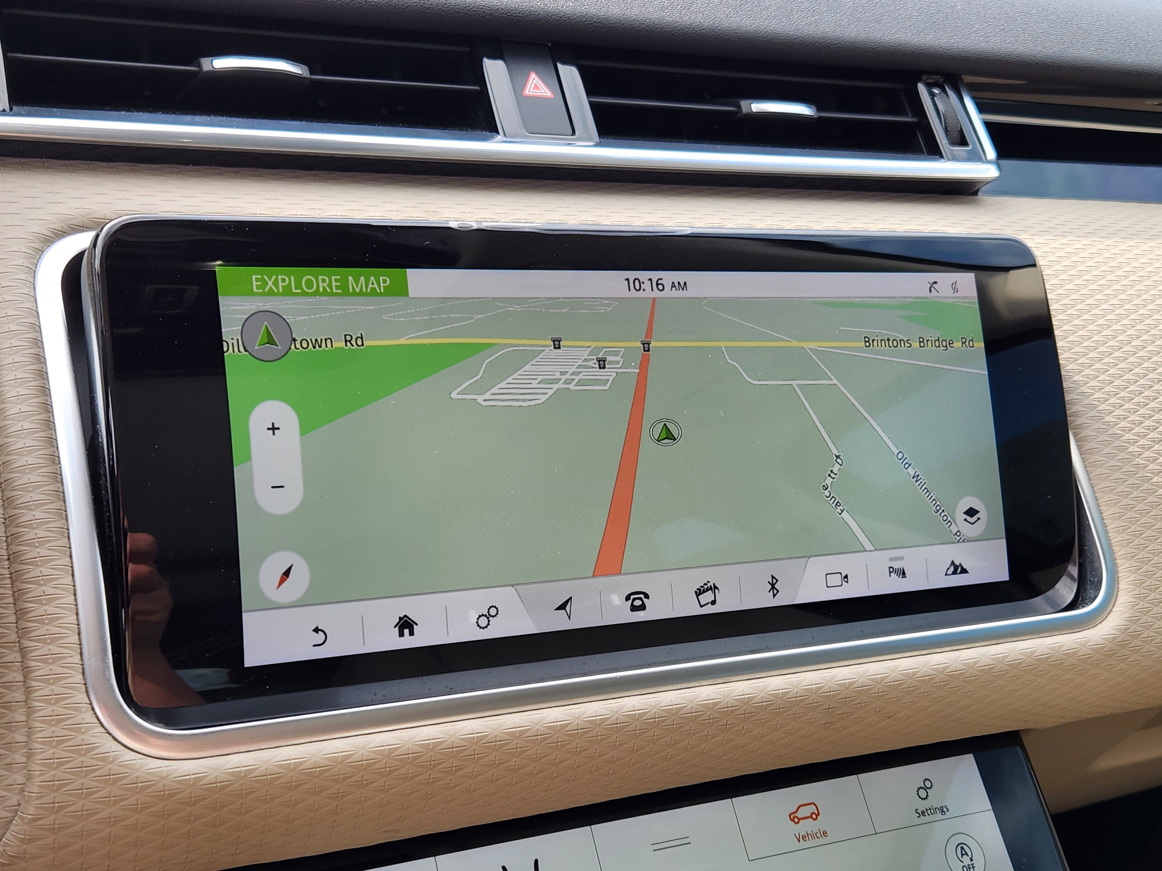 Used 2018 Land Rover Range Rover Velar R-Dynamic SE AWD/4WD image 22