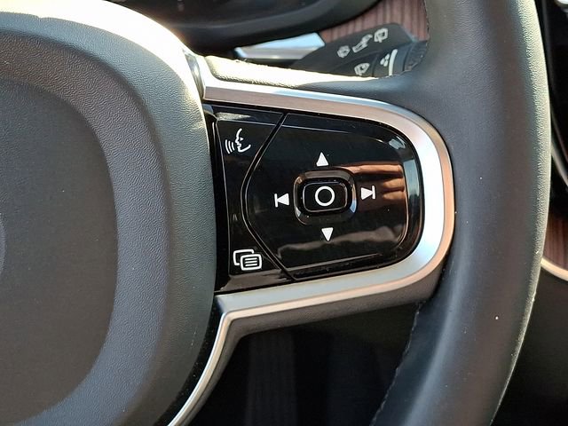 Used 2024 Volvo XC60 B5 Plus w/ Protection Package Premier image 28