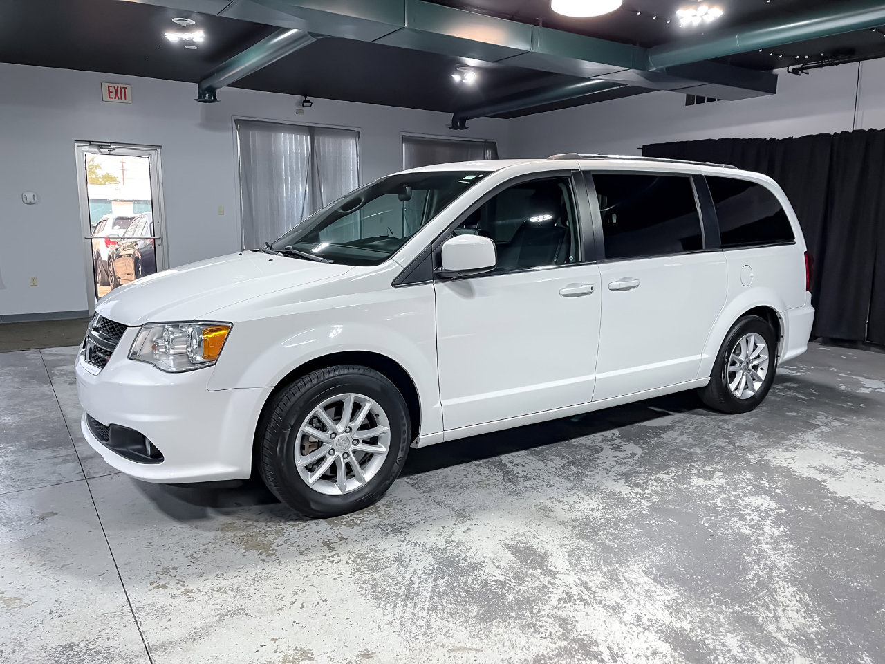Used 2019 Dodge Grand Caravan SXT image 4