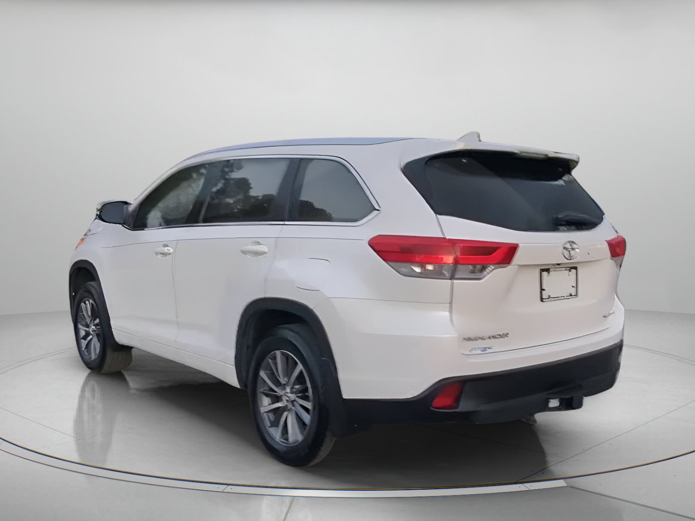 Used 2017 Toyota Highlander XLE AWD/4WD image 21