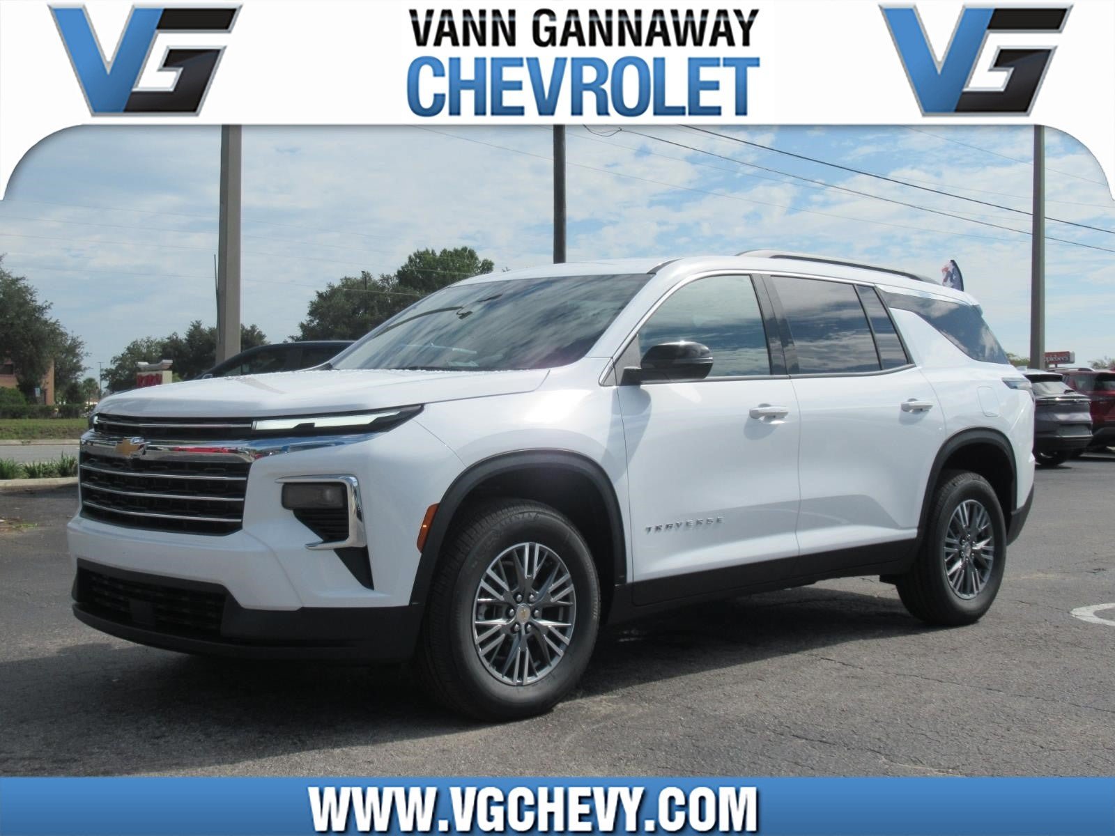 New 2027 Chevrolet Traverse LT FWD image 1