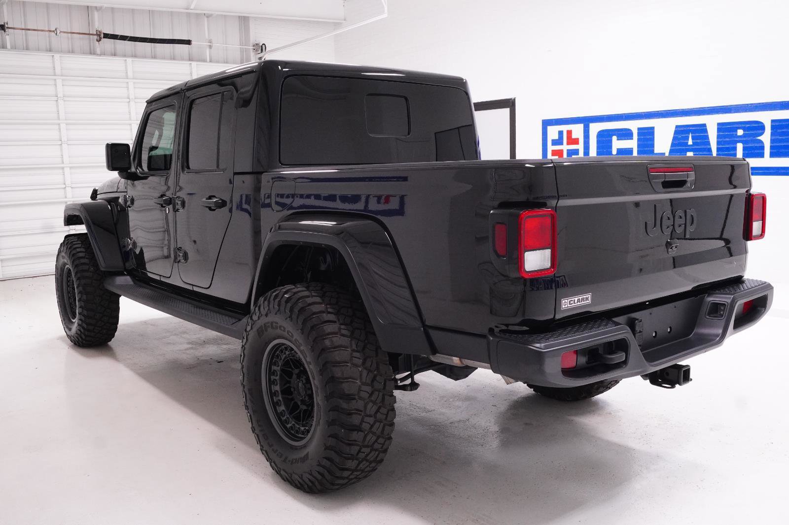 Used 2024 Jeep Gladiator Sport AWD/4WD image 31