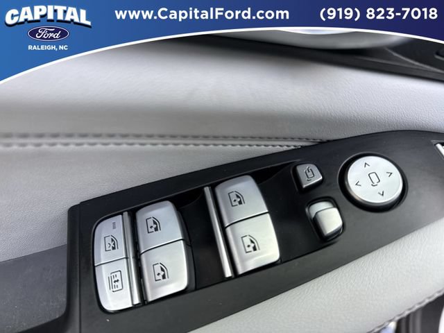 Used 2023 BMW X7 xDrive40i w/ Premium Package AWD/4WD image 21
