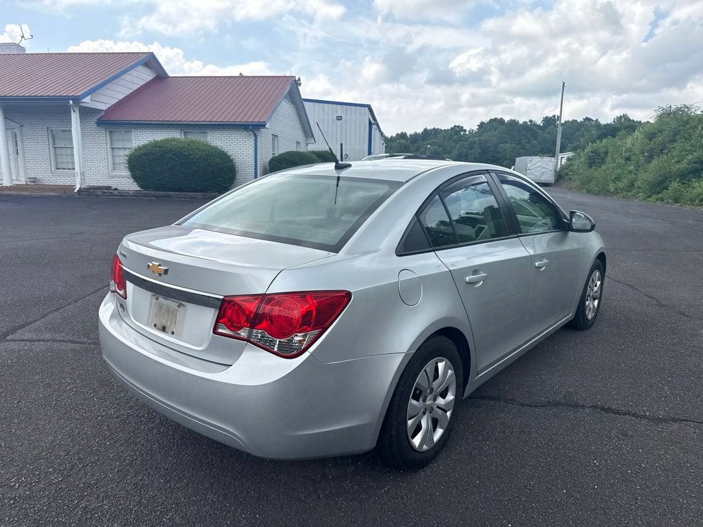 Used 2013 Chevrolet Cruze LS FWD image 10