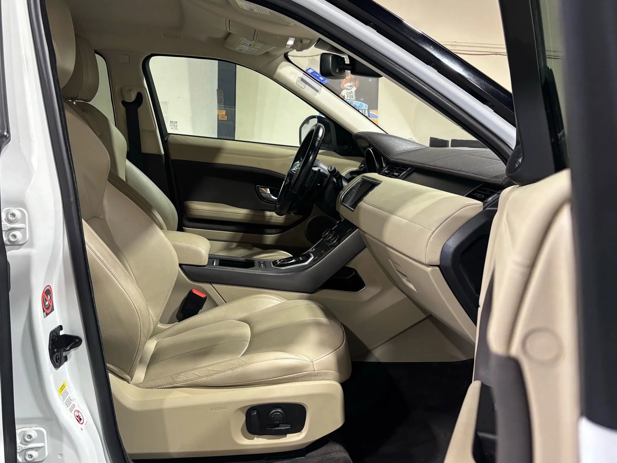 Used 2018 Land Rover Range Rover Evoque image 13