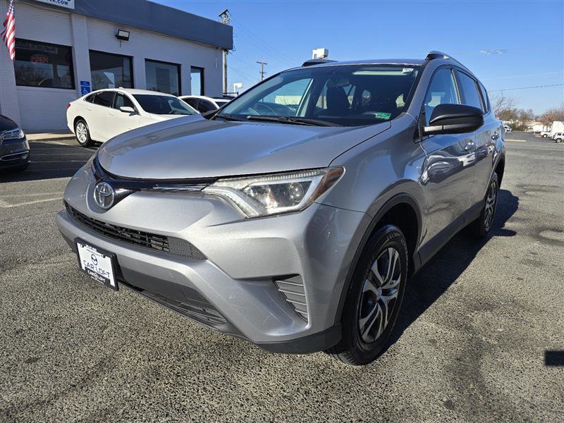 Used 2016 Toyota RAV4 LE image 1