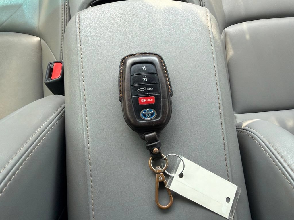 Used 2022 Toyota Venza XLE AWD/4WD image 29