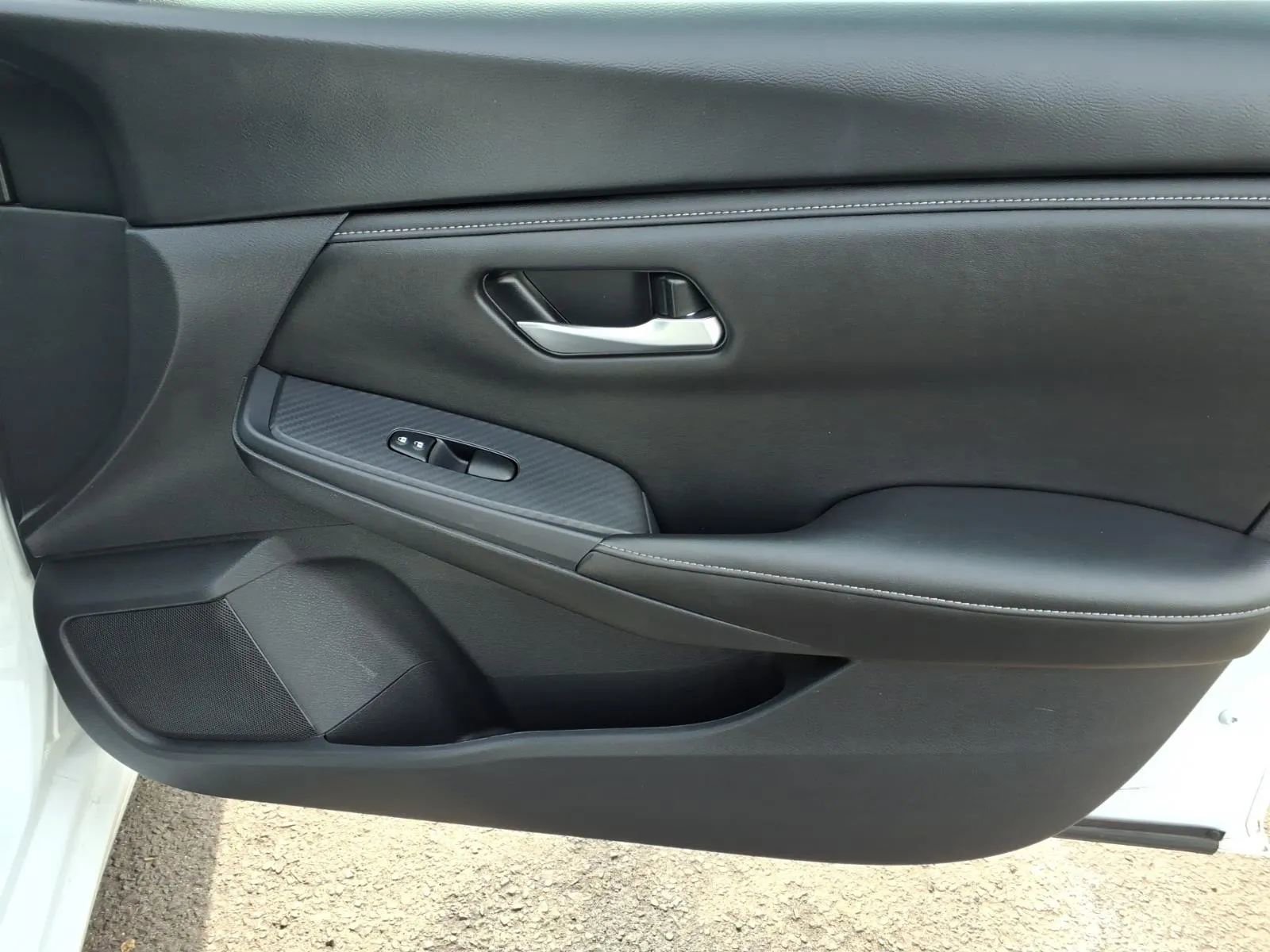 Used 2024 Nissan Sentra SV FWD image 11