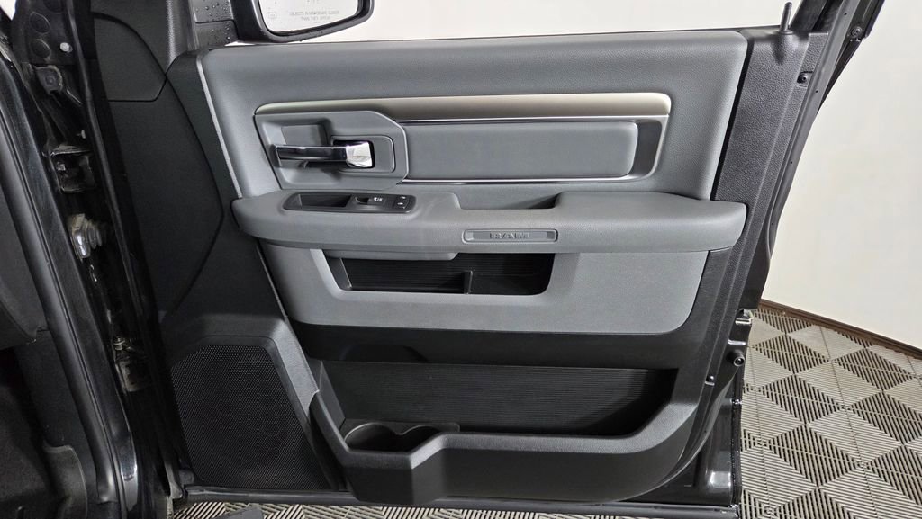 Used 2018 RAM 1500 Classic SLT AWD/4WD image 27